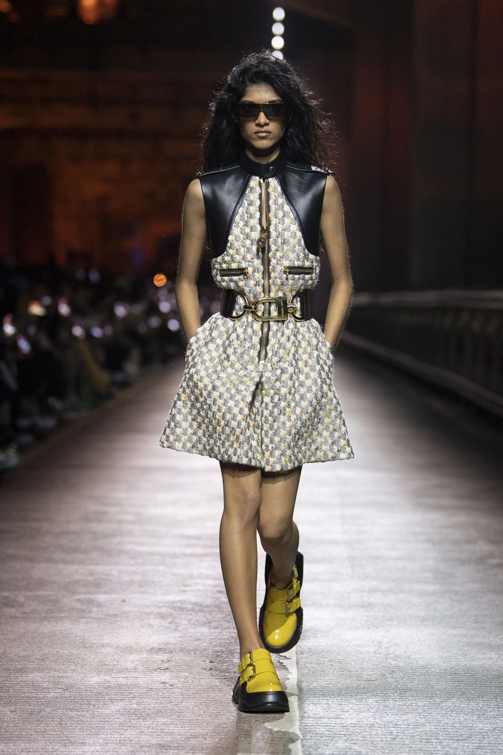 Louis Vuitton Pré-Automne 2023 Séoul Runway Magazine (28)