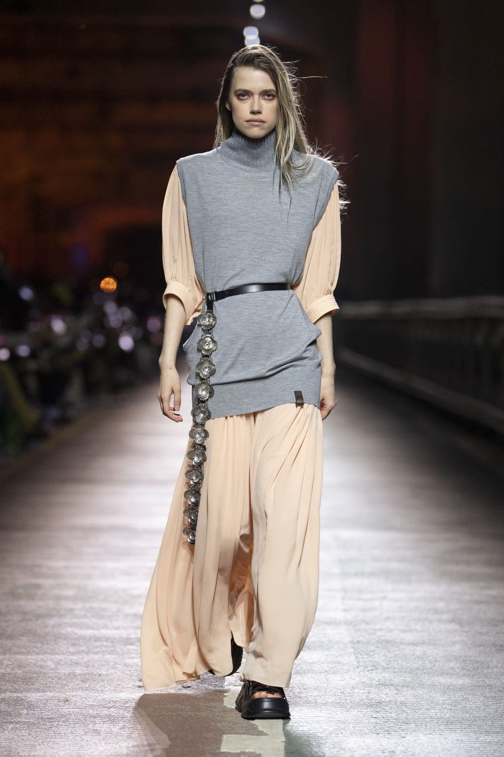 Louis Vuitton Pré-Automne 2023 Séoul Runway Magazine (32)