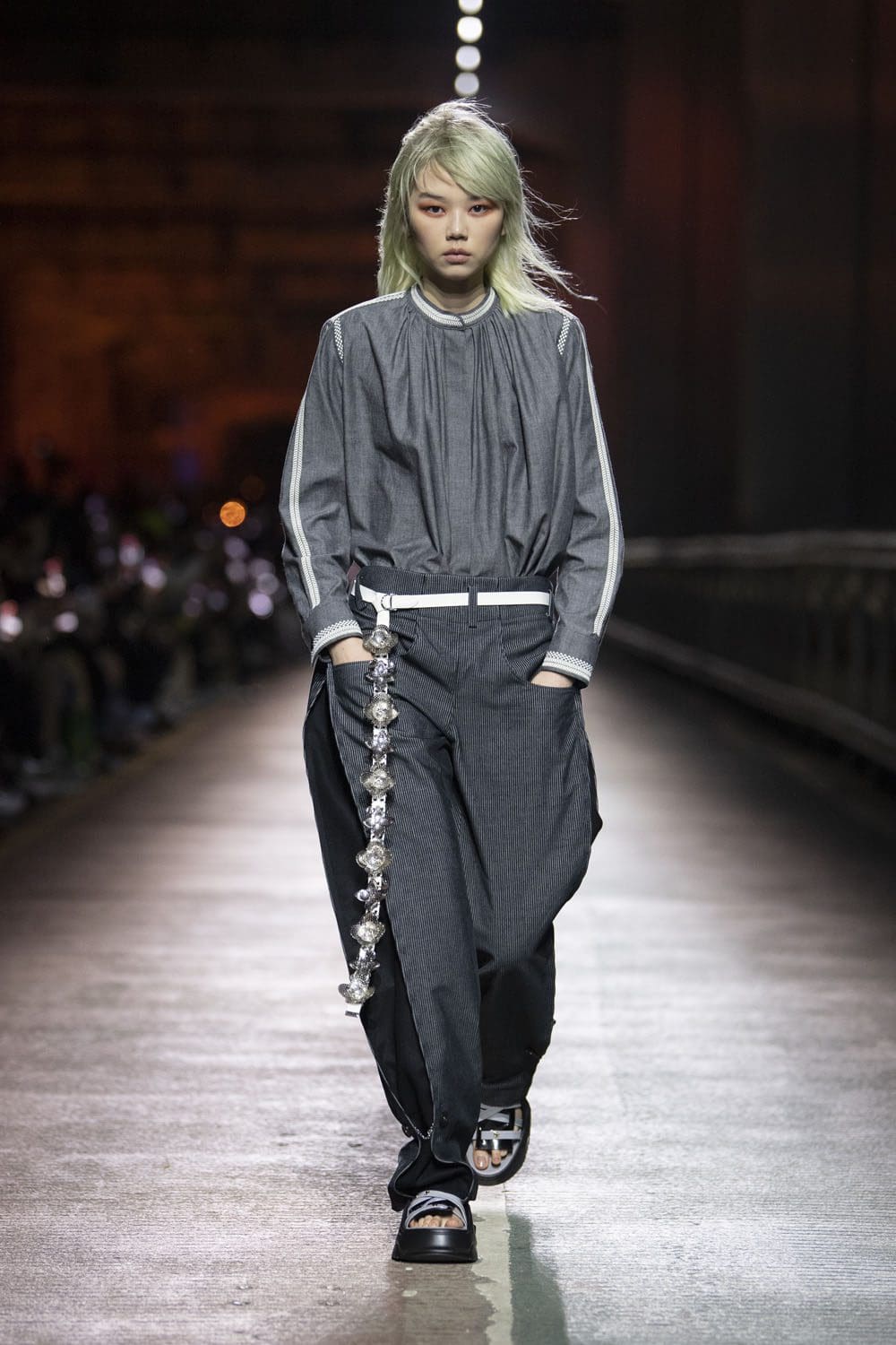 Louis Vuitton Pré-Automne 2023 Séoul Runway Magazine (33)