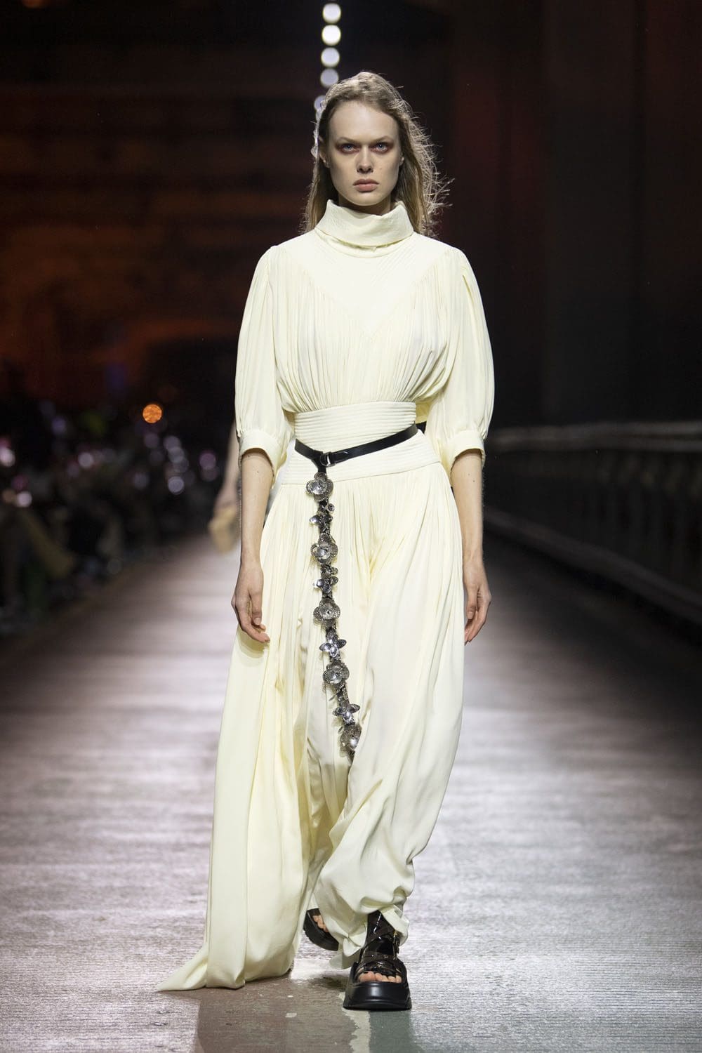 Louis Vuitton Pré-Automne 2023 Séoul Runway Magazine (35)