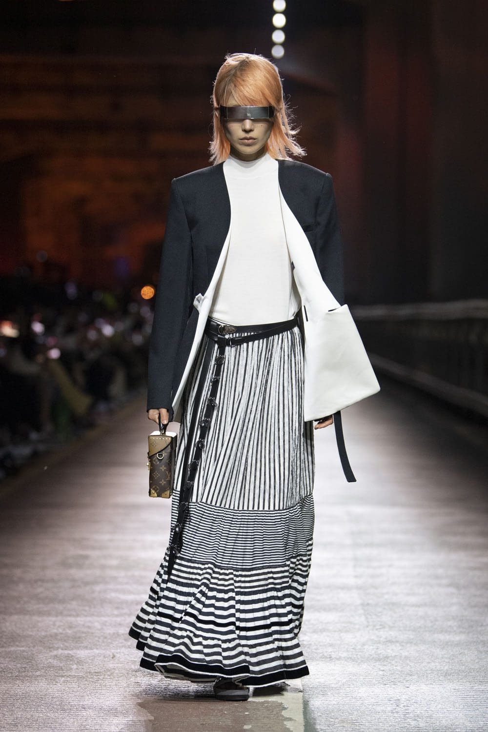 Louis Vuitton Pré-Automne 2023 Séoul Runway Magazine (38)