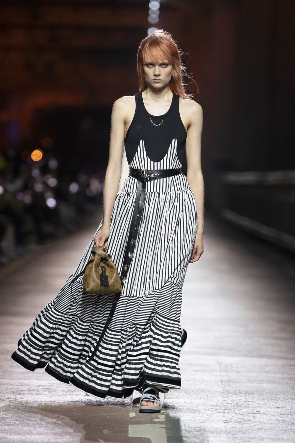 Louis Vuitton Pré-Automne 2023 Séoul Runway Magazine (39)