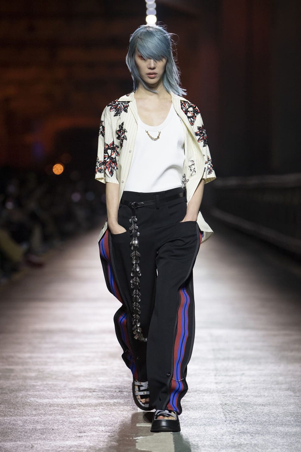 Louis Vuitton Pré-Automne 2023 Séoul Runway Magazine (46)