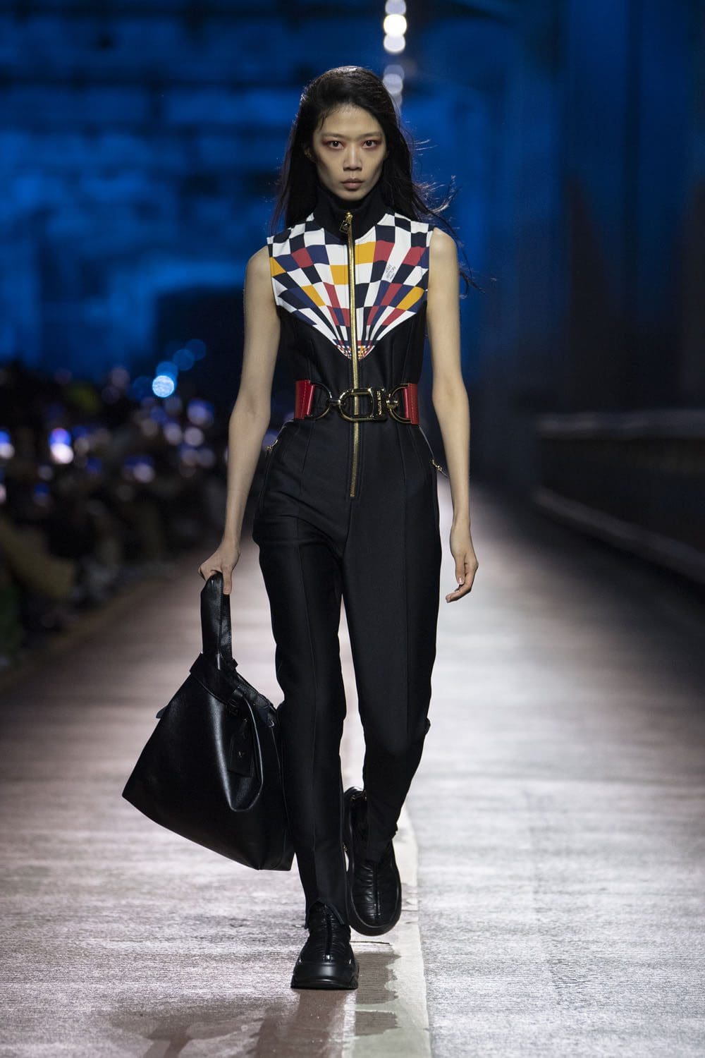 Louis Vuitton Pré-Automne 2023 Séoul Runway Magazine (6)
