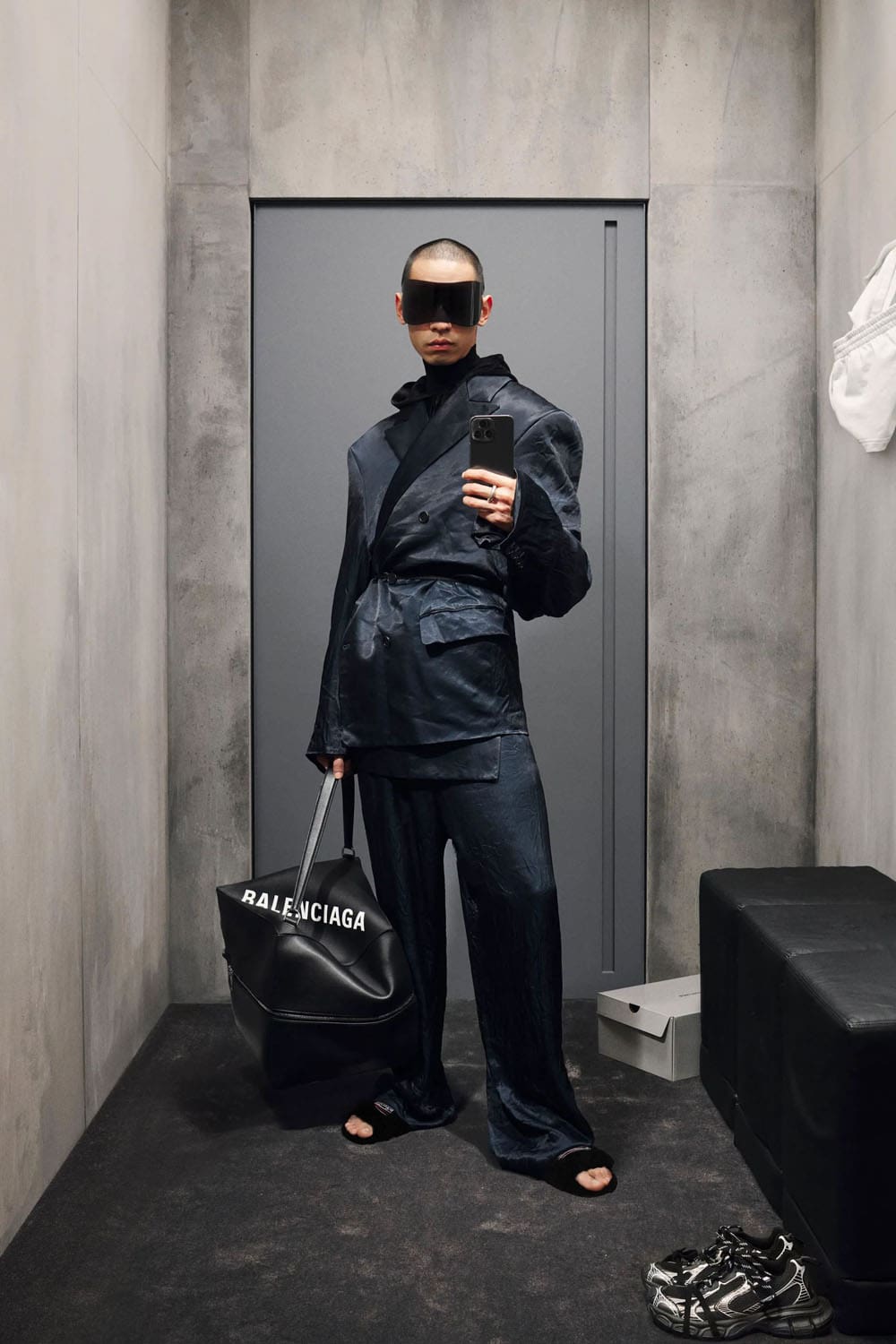 Balenciaga Pre Fall 2023 Runway Magazine (24)