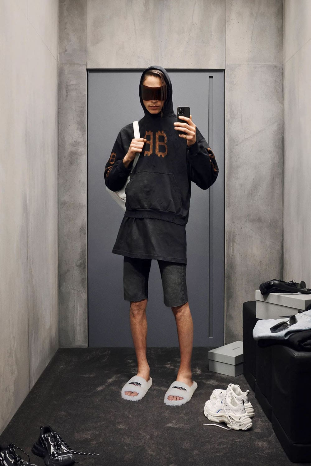 Balenciaga Pre Fall 2023 Runway Magazine (27)