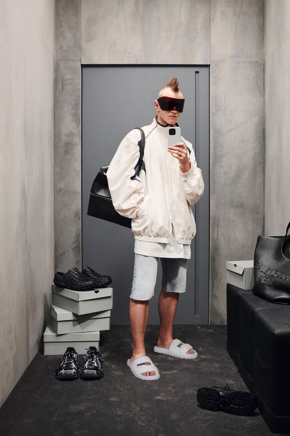 Balenciaga Pre Fall 2023 Runway Magazine (30)