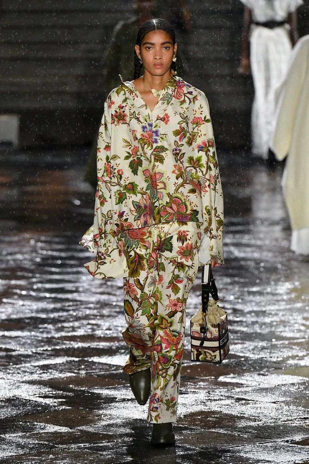 ディオールクルーズ 2024 リゾートメキシコ Runway 雑誌(68)