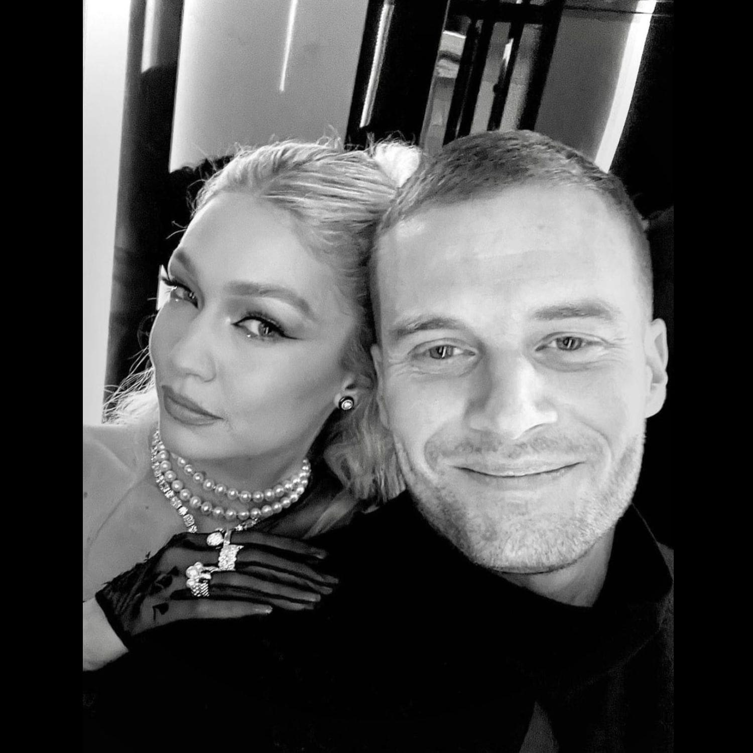 Gigi Hadid en Givenchy de Matthew Williams en la Met Gala 2023 5