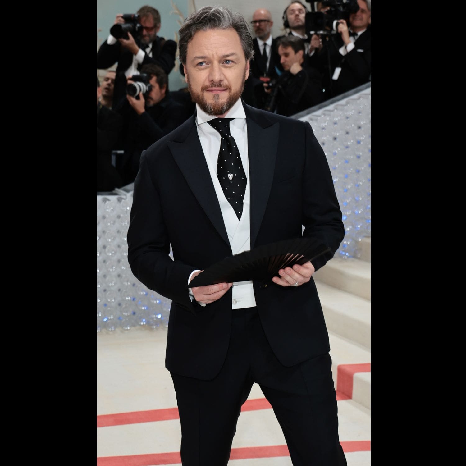 James McAvoy con Dunhill Bespoke en la Met Gala 2023