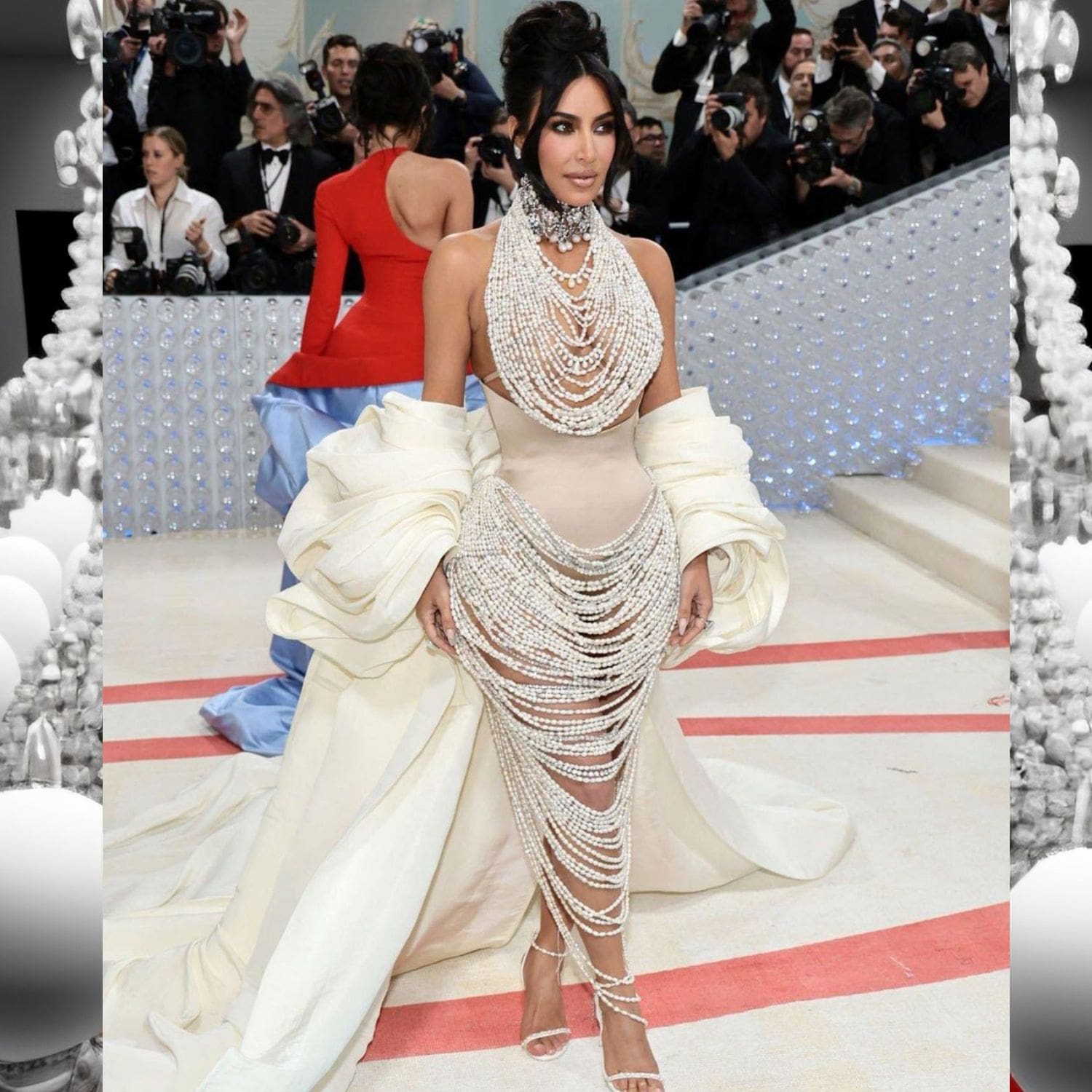 Kim Kardashian con Schiaparelli de Daniel Rosebery en la Met Gala 2023 2