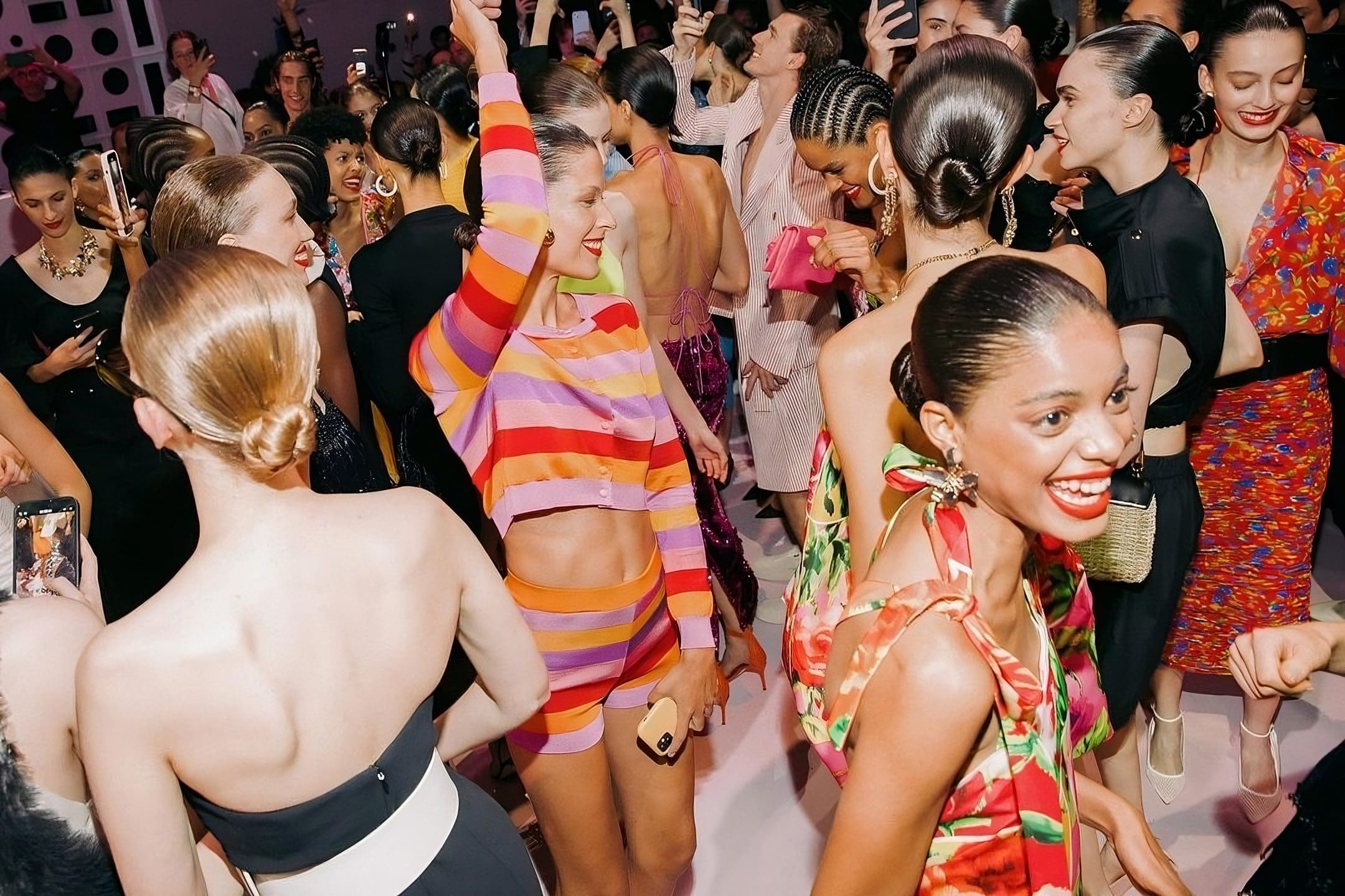7Carolina Herrera Resort 2024 Rio Runway Magazine
