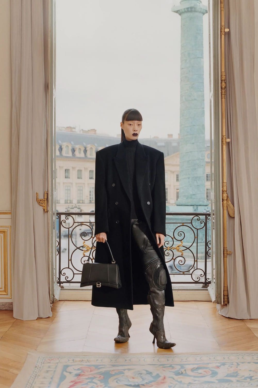 バレンシアガ リゾート 2024 Runway 雑誌(11)