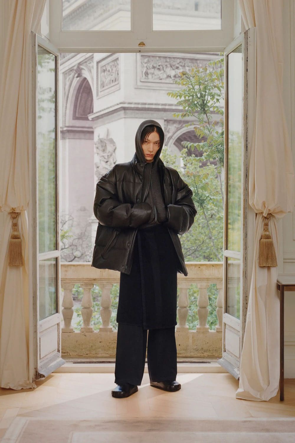 バレンシアガ リゾート 2024 Runway 雑誌(32)