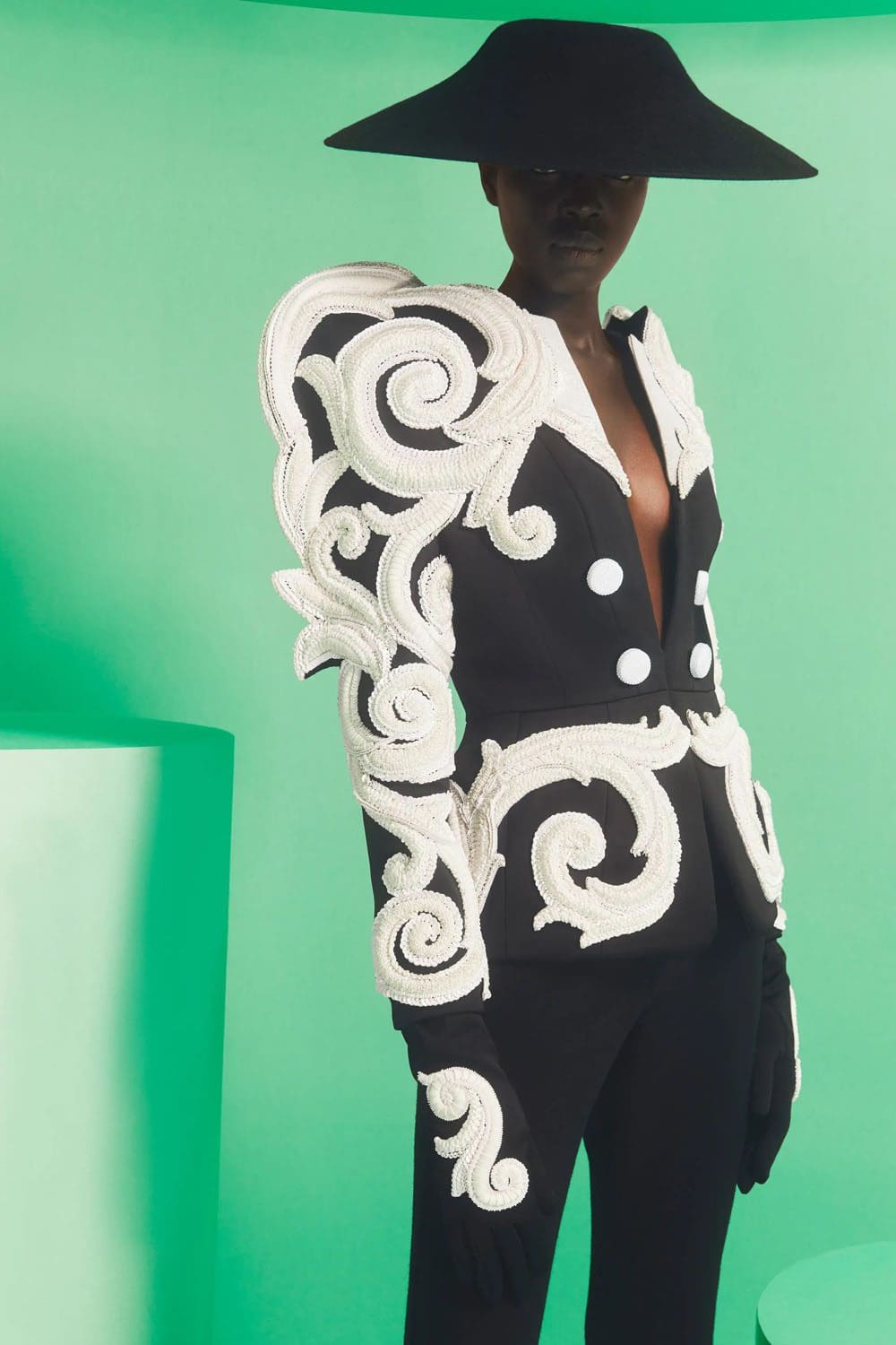 Balmain Resort 2024 Runway Revista (2)
