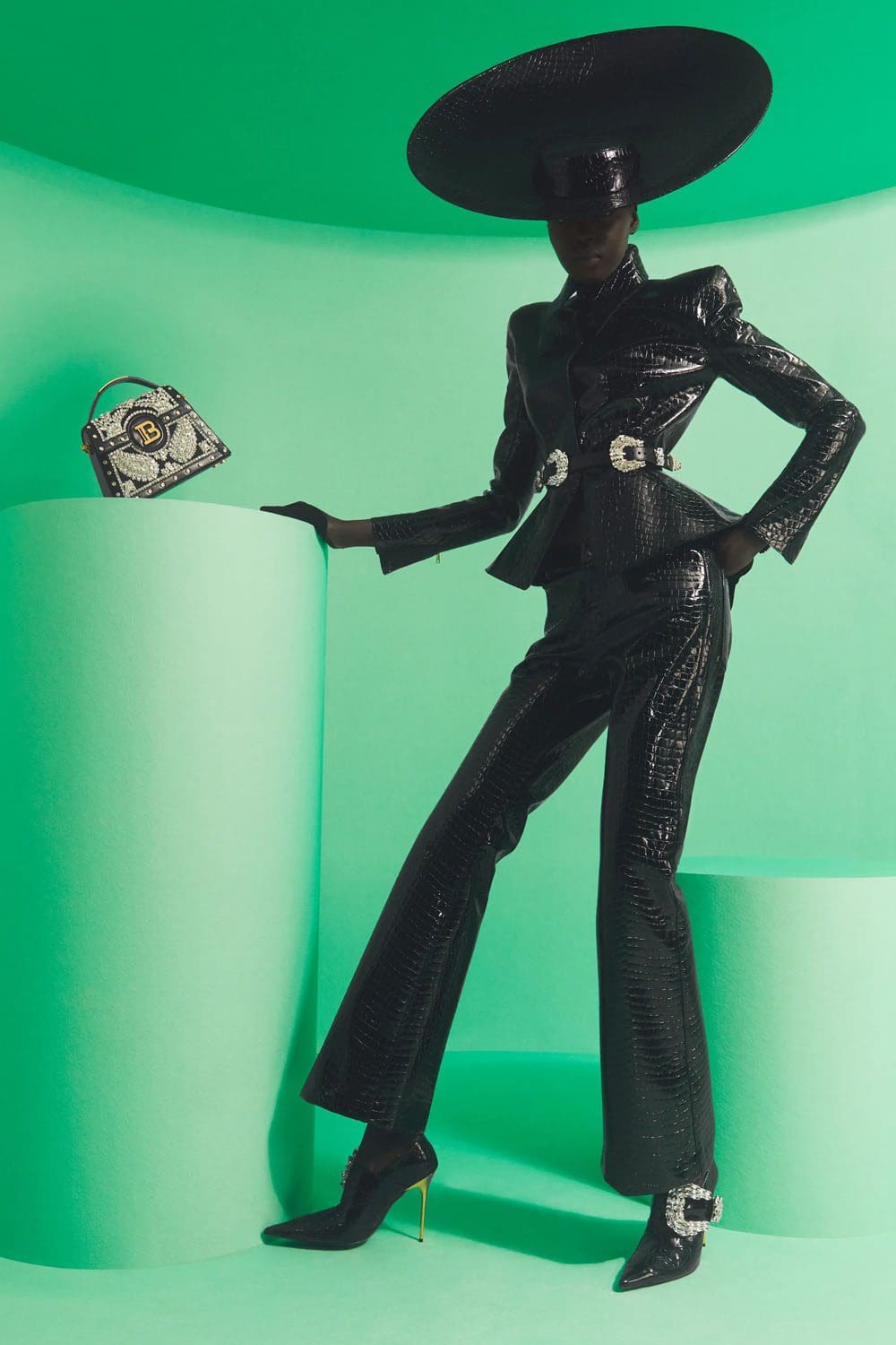 Balmain Resort 2024 Runway Revista (24)