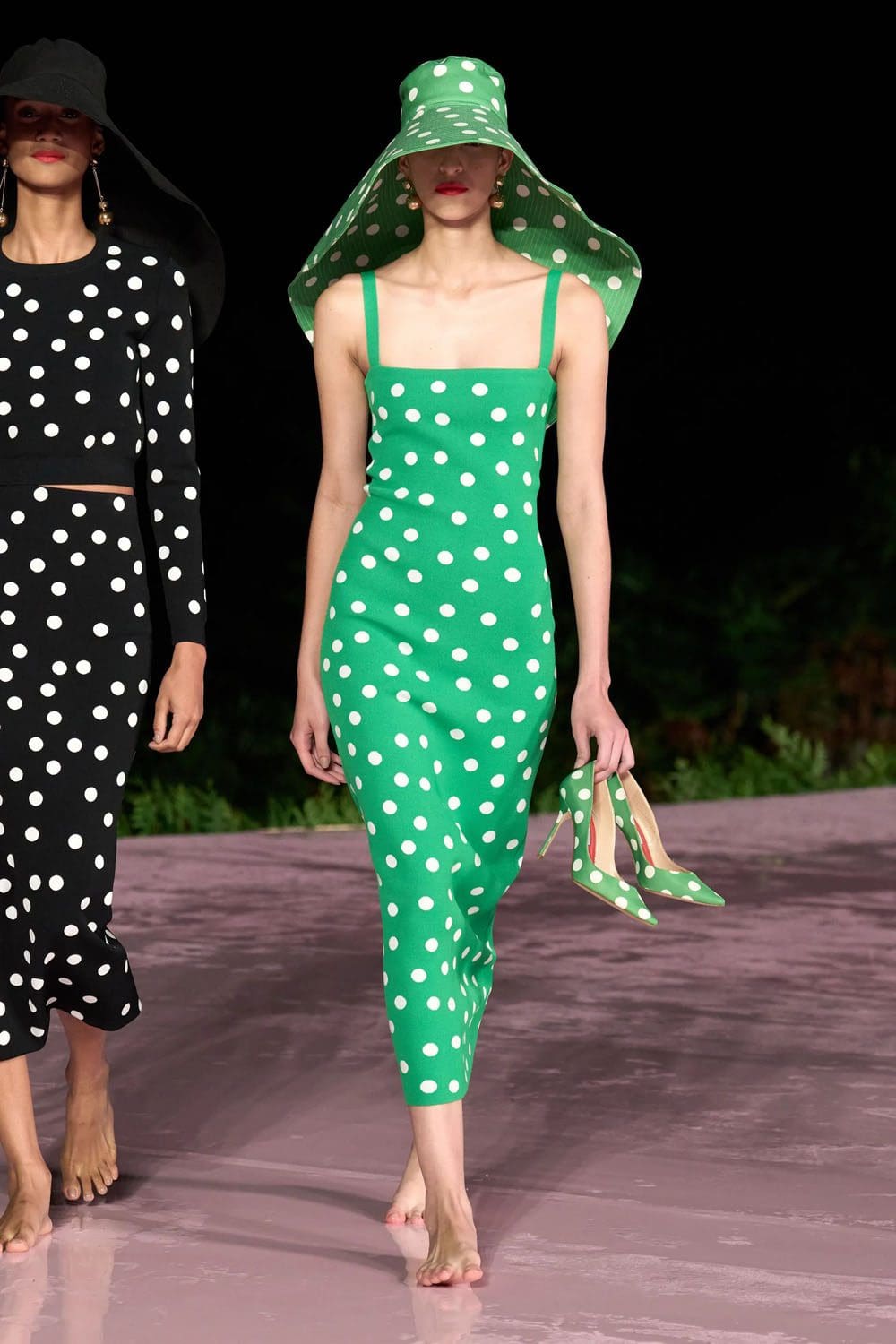Carolina Herrera Resort 2024 Rio Runway Magazine (14)