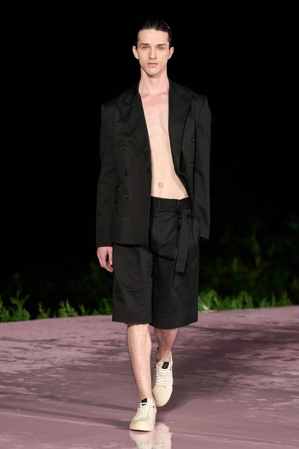 Carolina Herrera Resort 2024 Rio Runway Magazine (15)