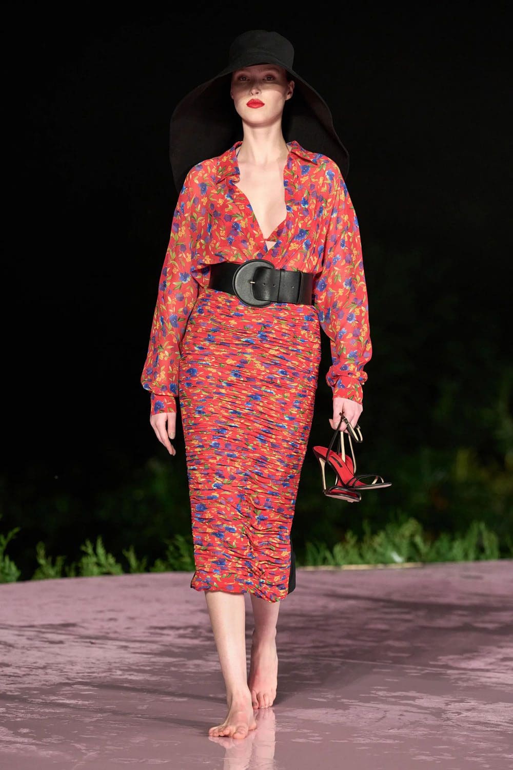 Carolina Herrera Resort 2024 Rio Runway Magazine (17)