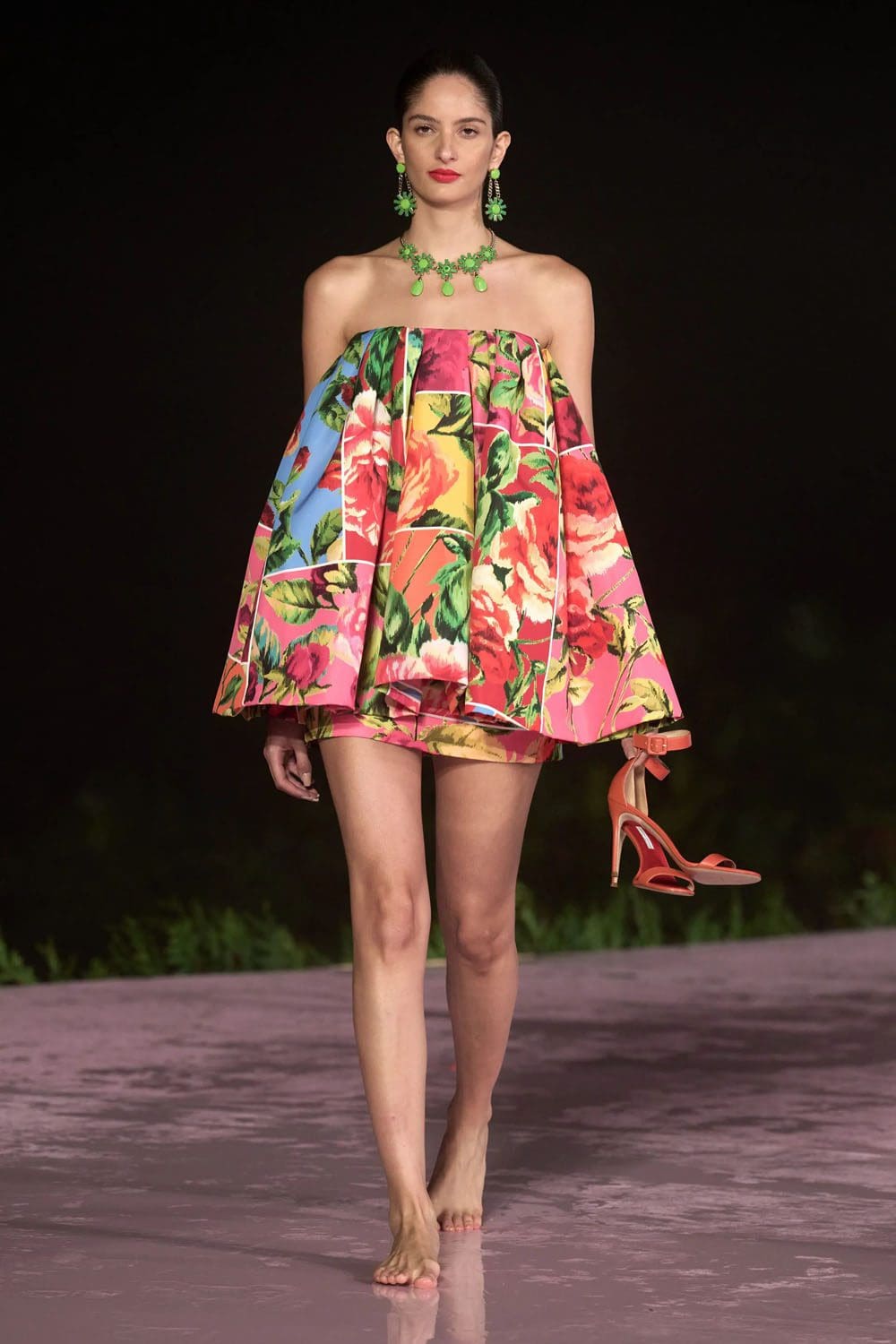 Carolina Herrera Resort 2024 Rio Runway Magazine (22)