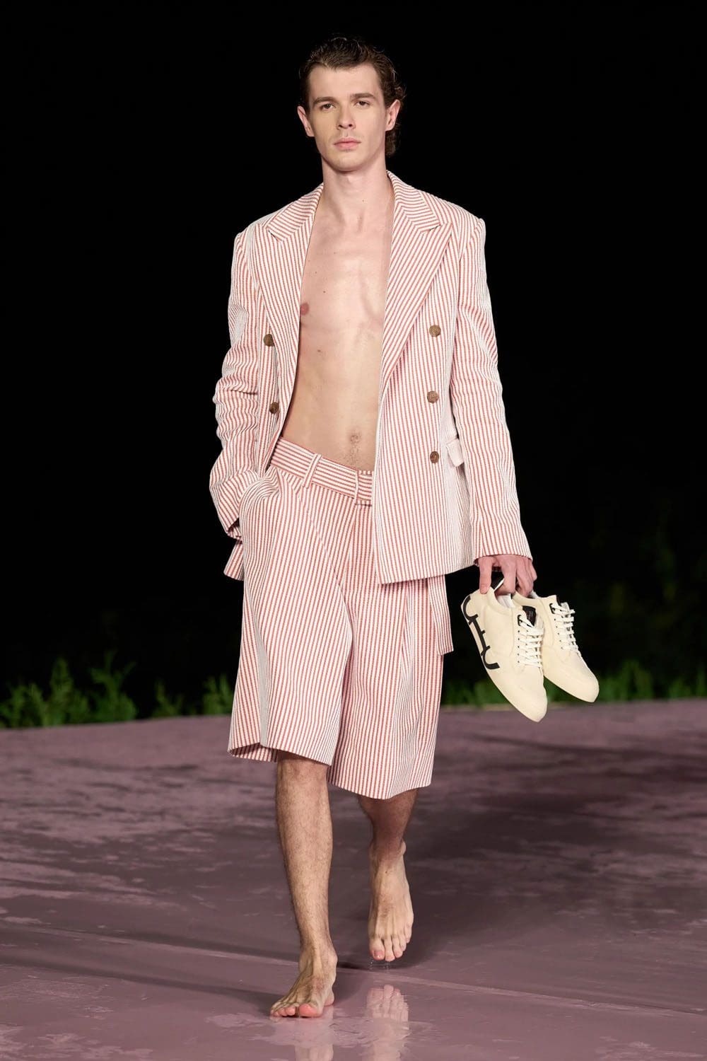 Carolina Herrera Resort 2024 Rio Runway Magazine (32)