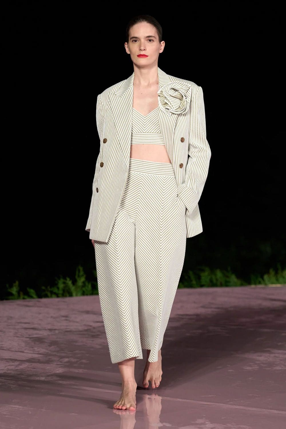 Carolina Herrera Resort 2024 Rio Runway Magazine (35)