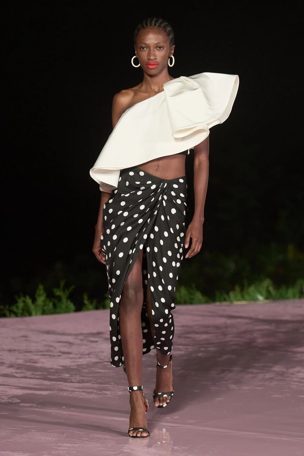 Carolina Herrera Resort 2024 Rio Runway Magazine (5)