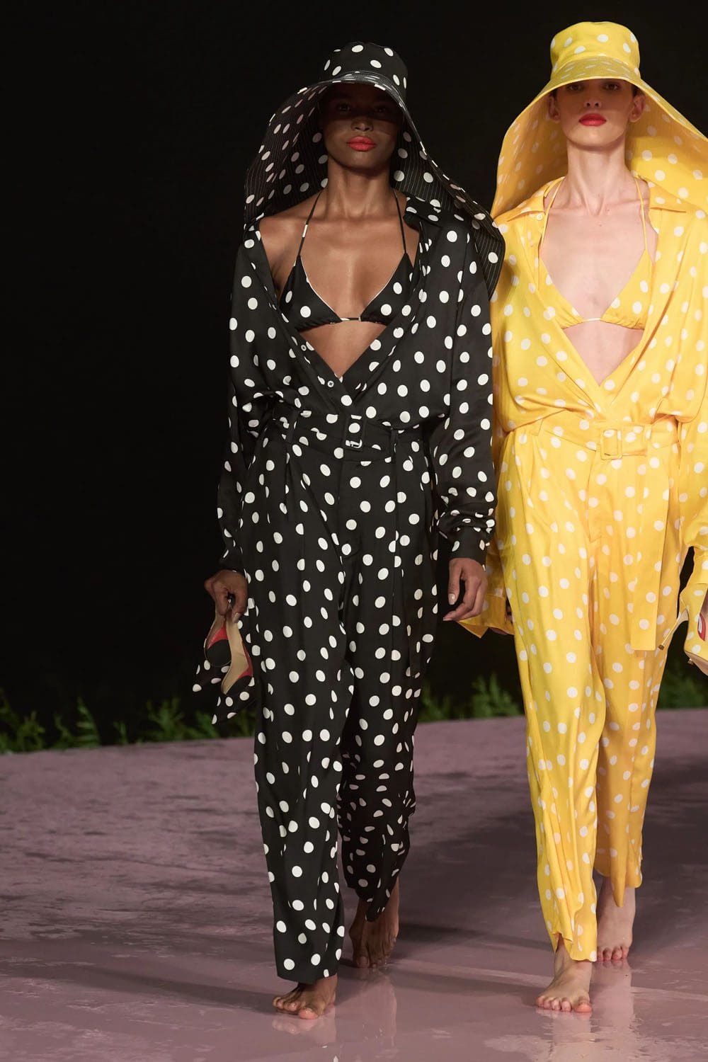 Carolina Herrera Resort 2024 Rio Runway Magazine (53)