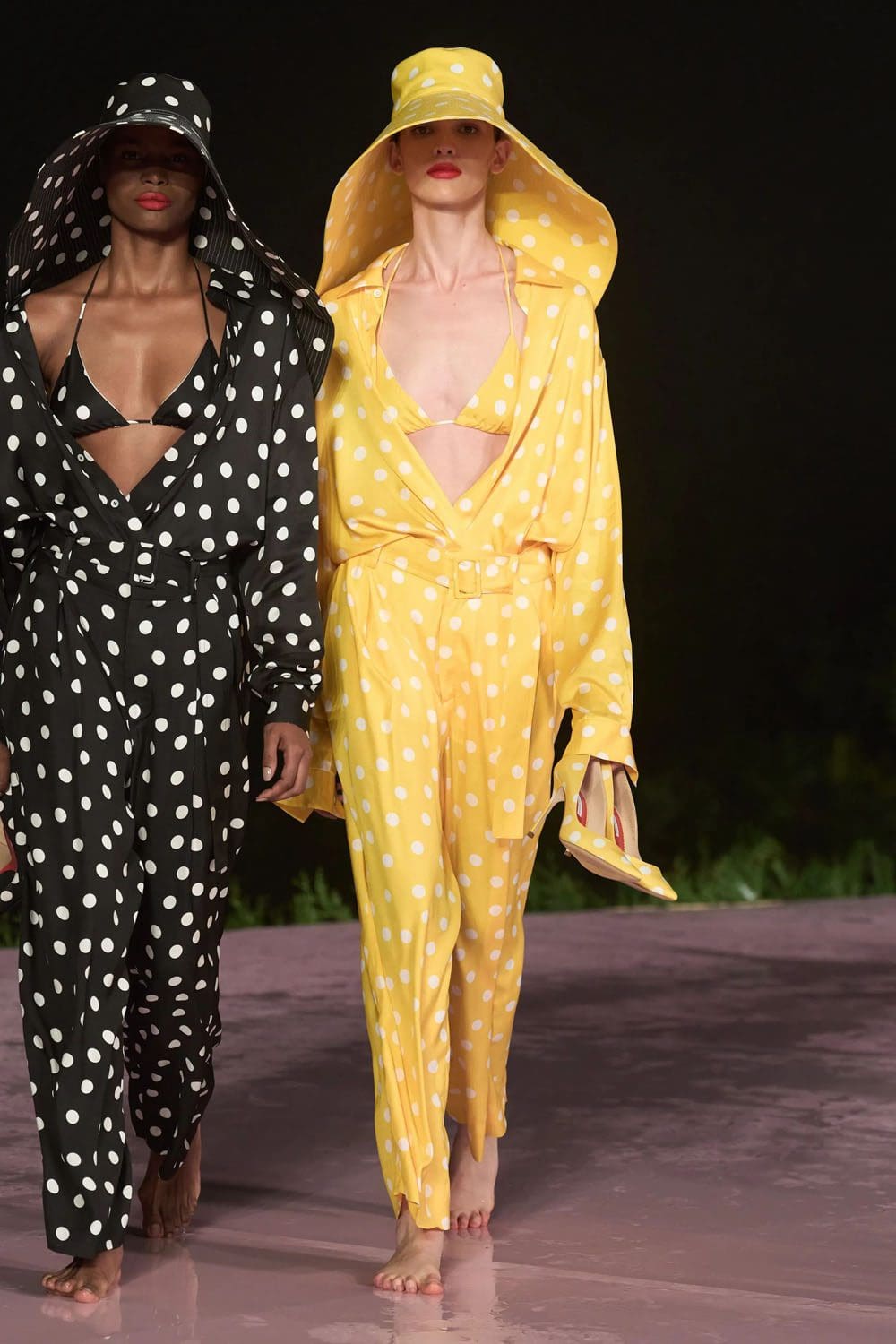 Carolina Herrera Resort 2024 Rio Runway Magazine (54)