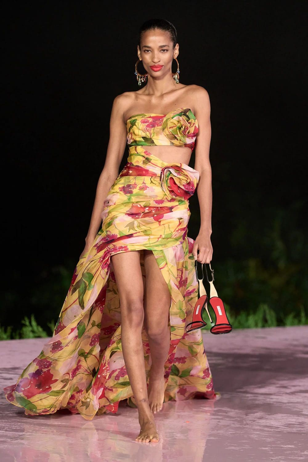 Carolina Herrera Resort 2024 Rio Runway Magazine (6)