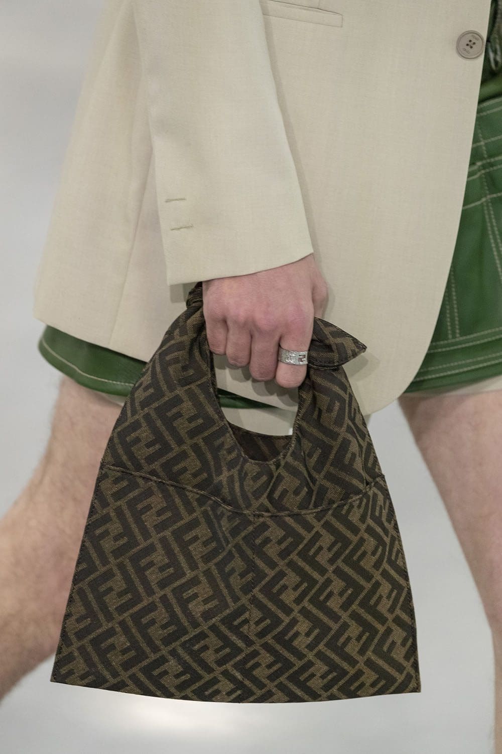 Fendi Moda Masculina Primavera Verão 2024 Runway Revista (177)