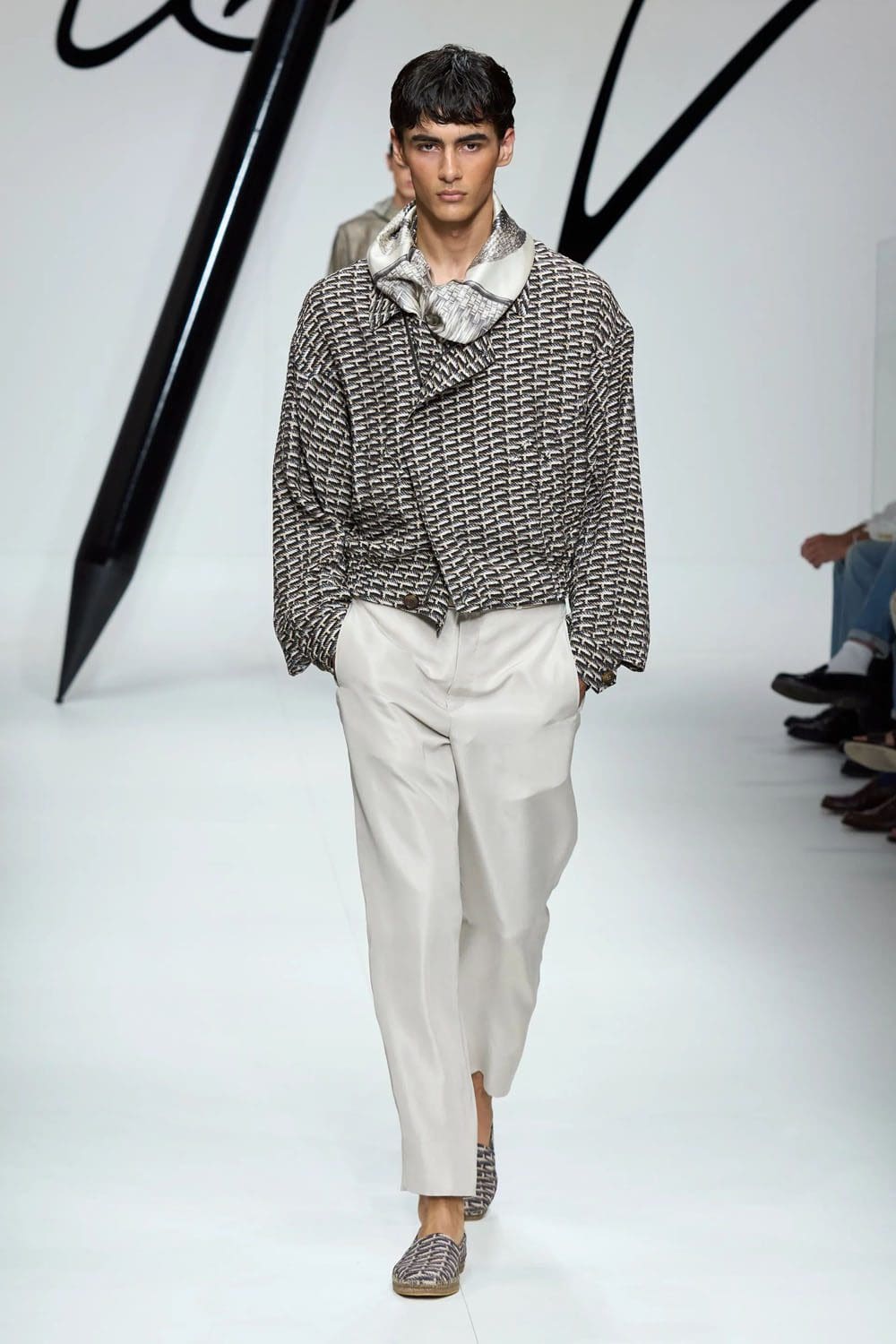 Giorgio Armani Primavera Verão 2024 Roupa masculina Runway Revista (25)