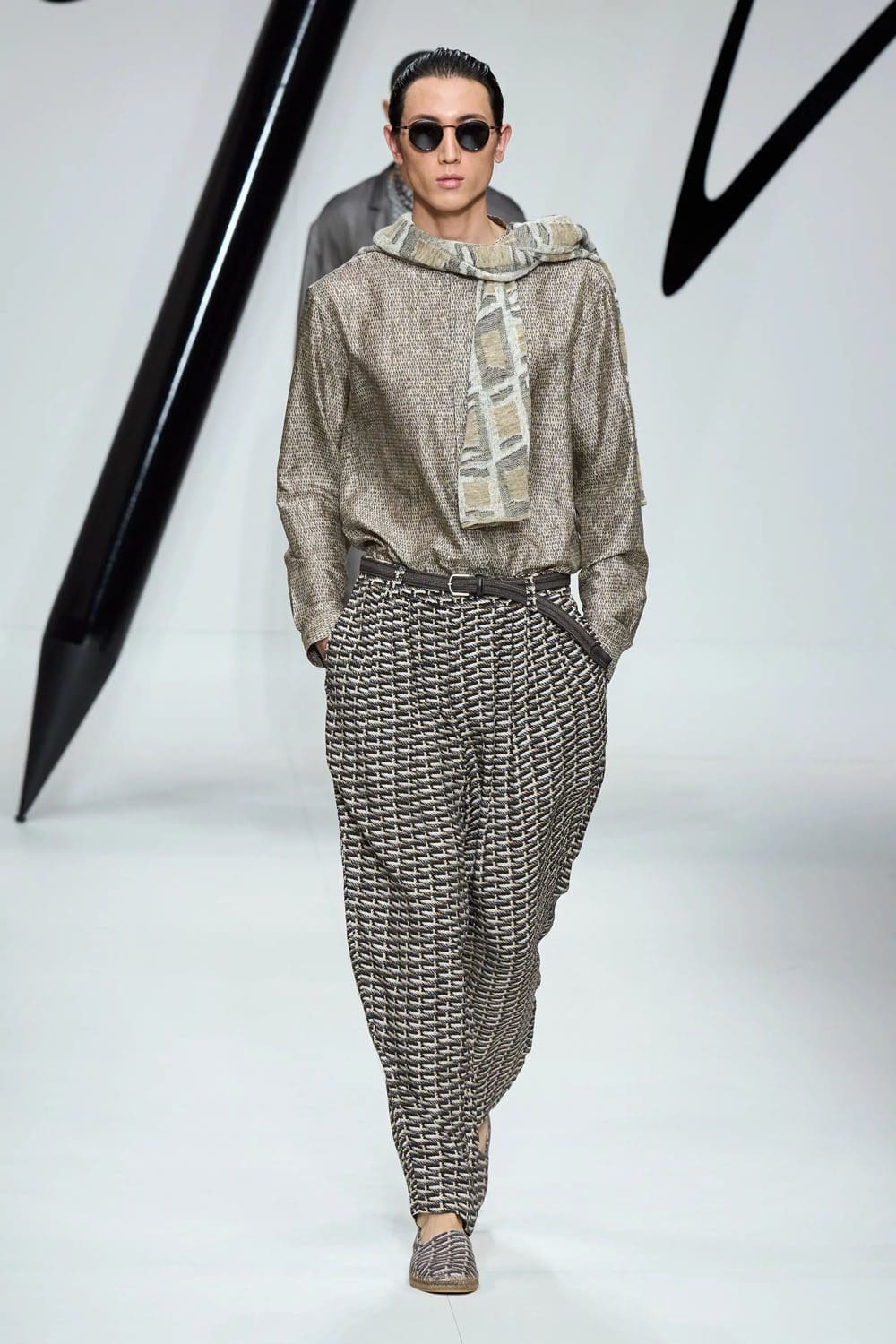 Giorgio Armani Primavera Verão 2024 Roupa masculina Runway Revista (26)