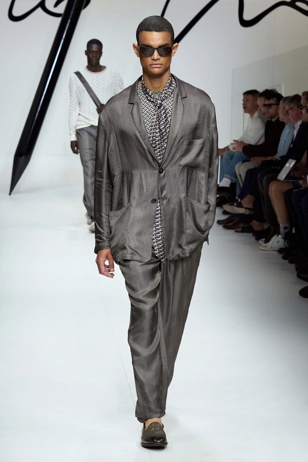 Giorgio Armani Primavera Verão 2024 Roupa masculina Runway Revista (27)