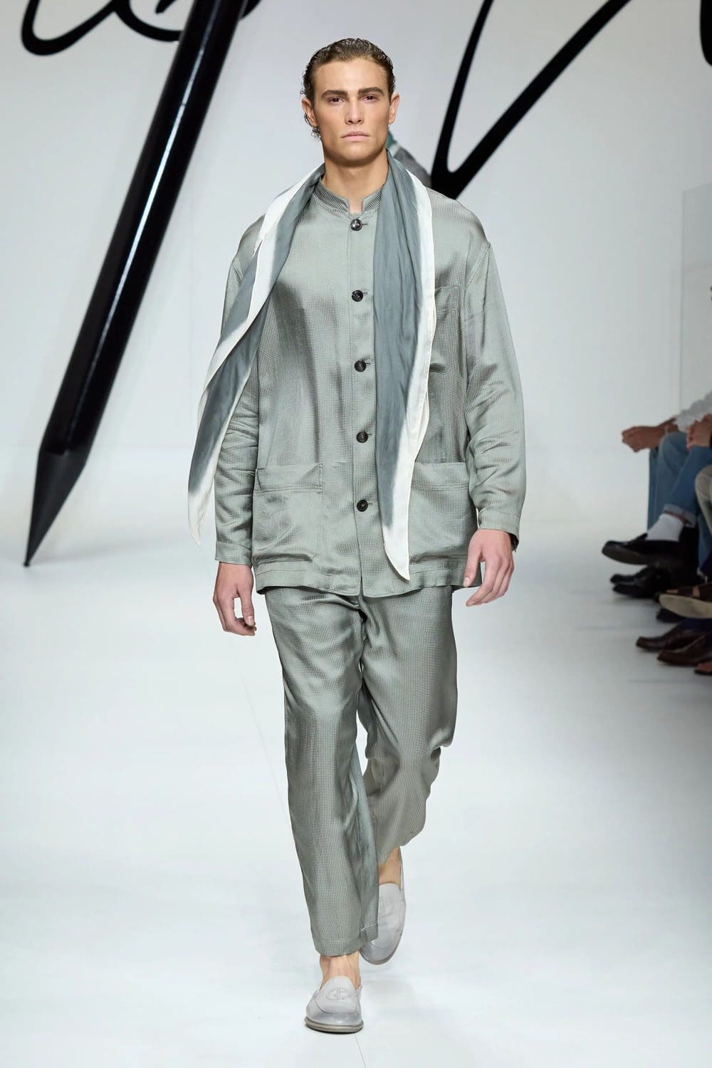 Giorgio Armani Primavera Verão 2024 Roupa masculina Runway Revista (29)