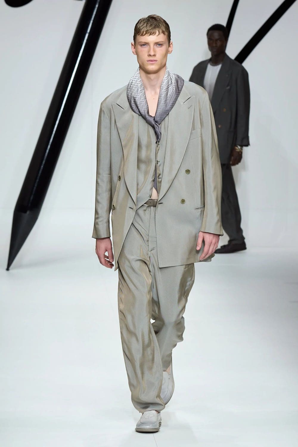 Giorgio Armani Primavera Verão 2024 Roupa masculina Runway Revista (31)