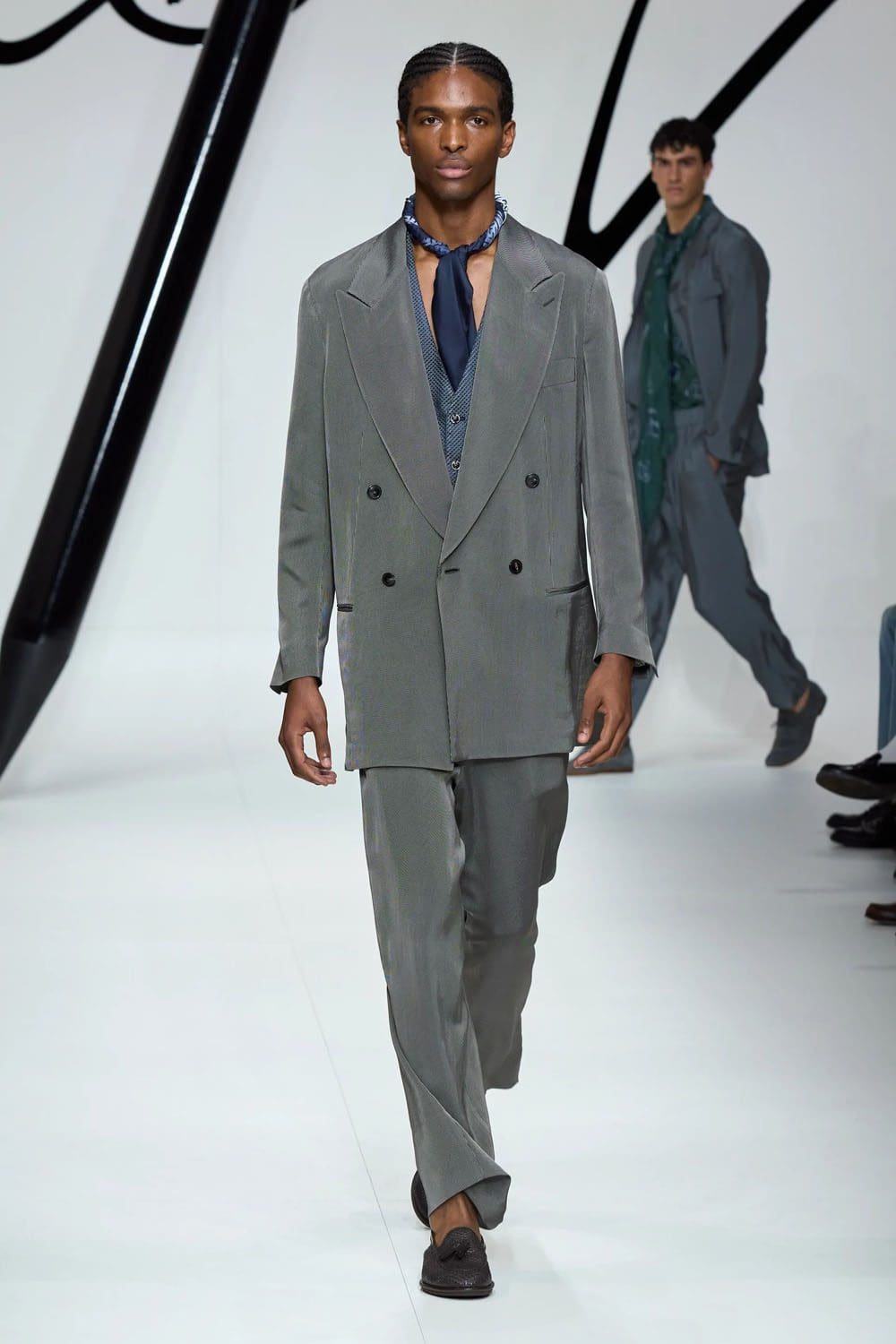 Giorgio Armani Primavera Verão 2024 Roupa masculina Runway Revista (33)