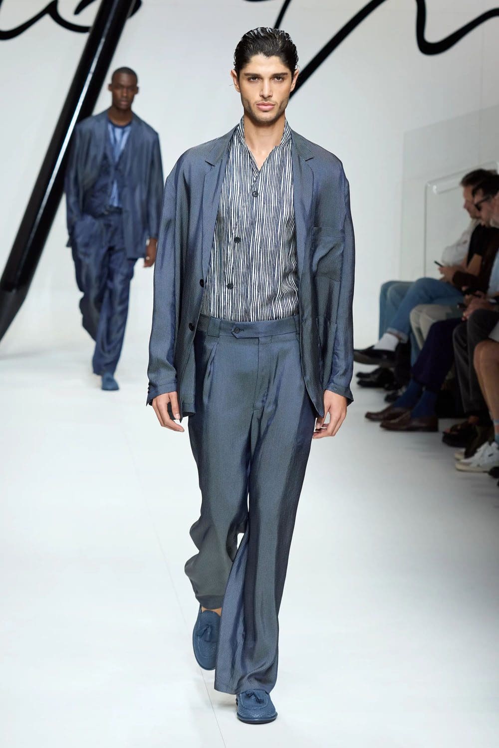 Giorgio Armani Primavera Verão 2024 Roupa masculina Runway Revista (46)