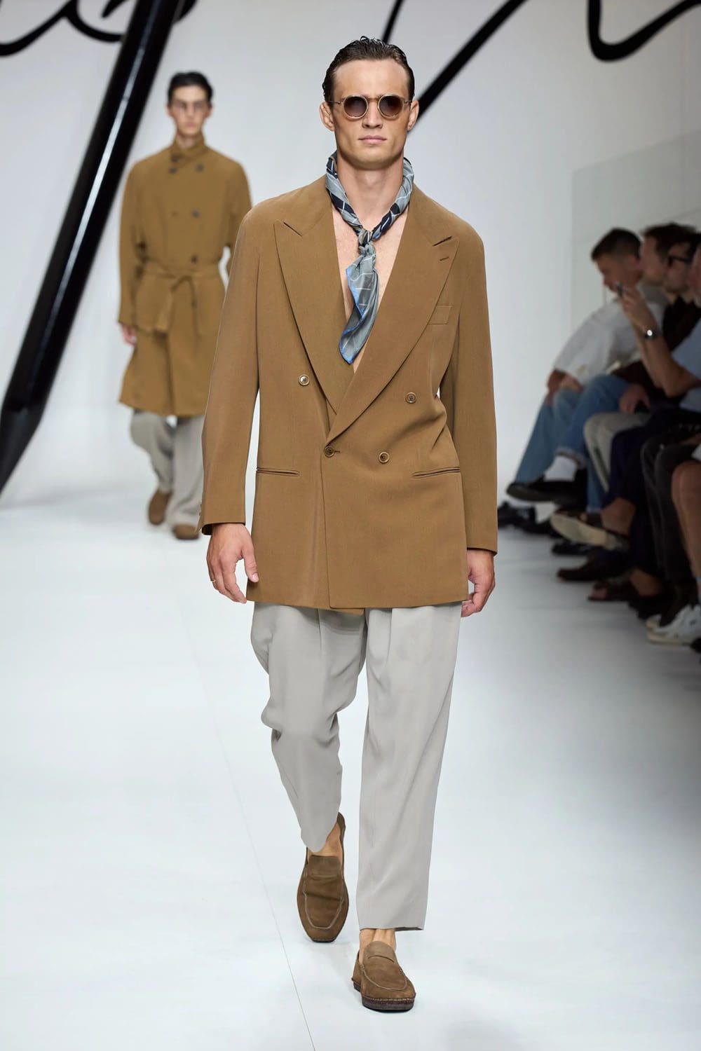 Giorgio Armani Primavera Verão 2024 Roupa masculina Runway Revista (5)
