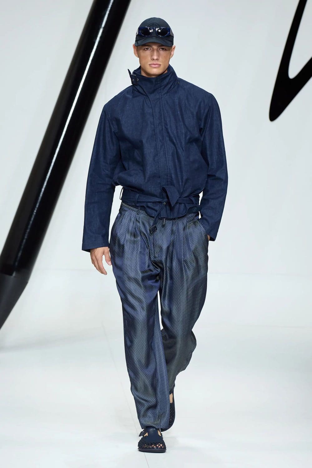 Giorgio Armani Primavera Verão 2024 Roupa masculina Runway Revista (51)