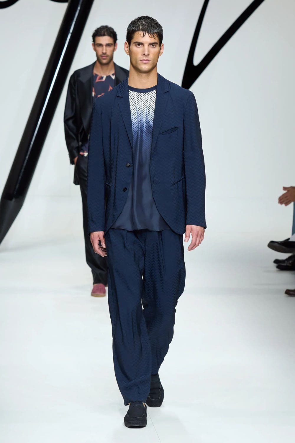 Giorgio Armani Primavera Verão 2024 Roupa masculina Runway Revista (54)