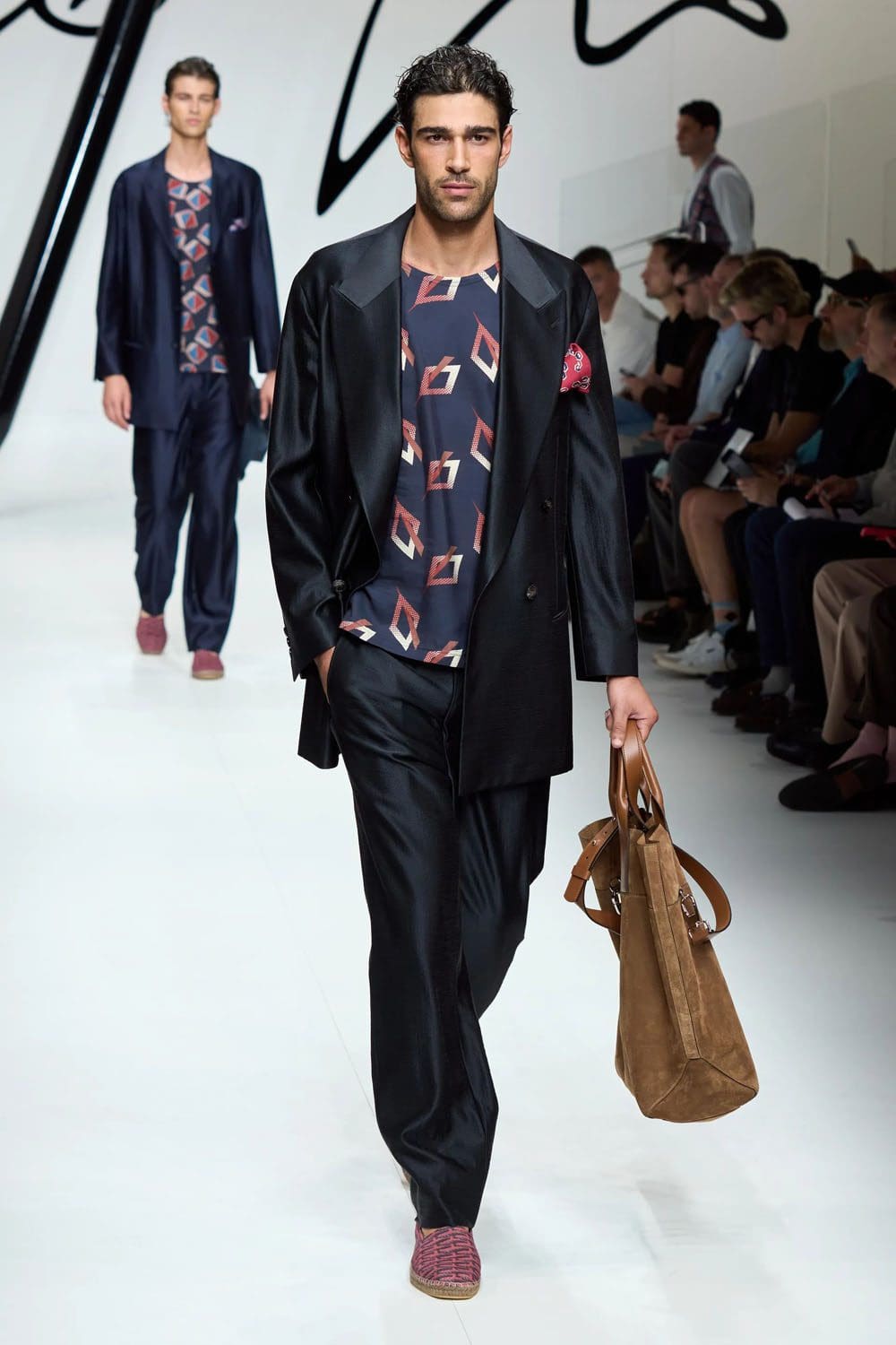 Giorgio Armani Primavera Verão 2024 Roupa masculina Runway Revista (55)