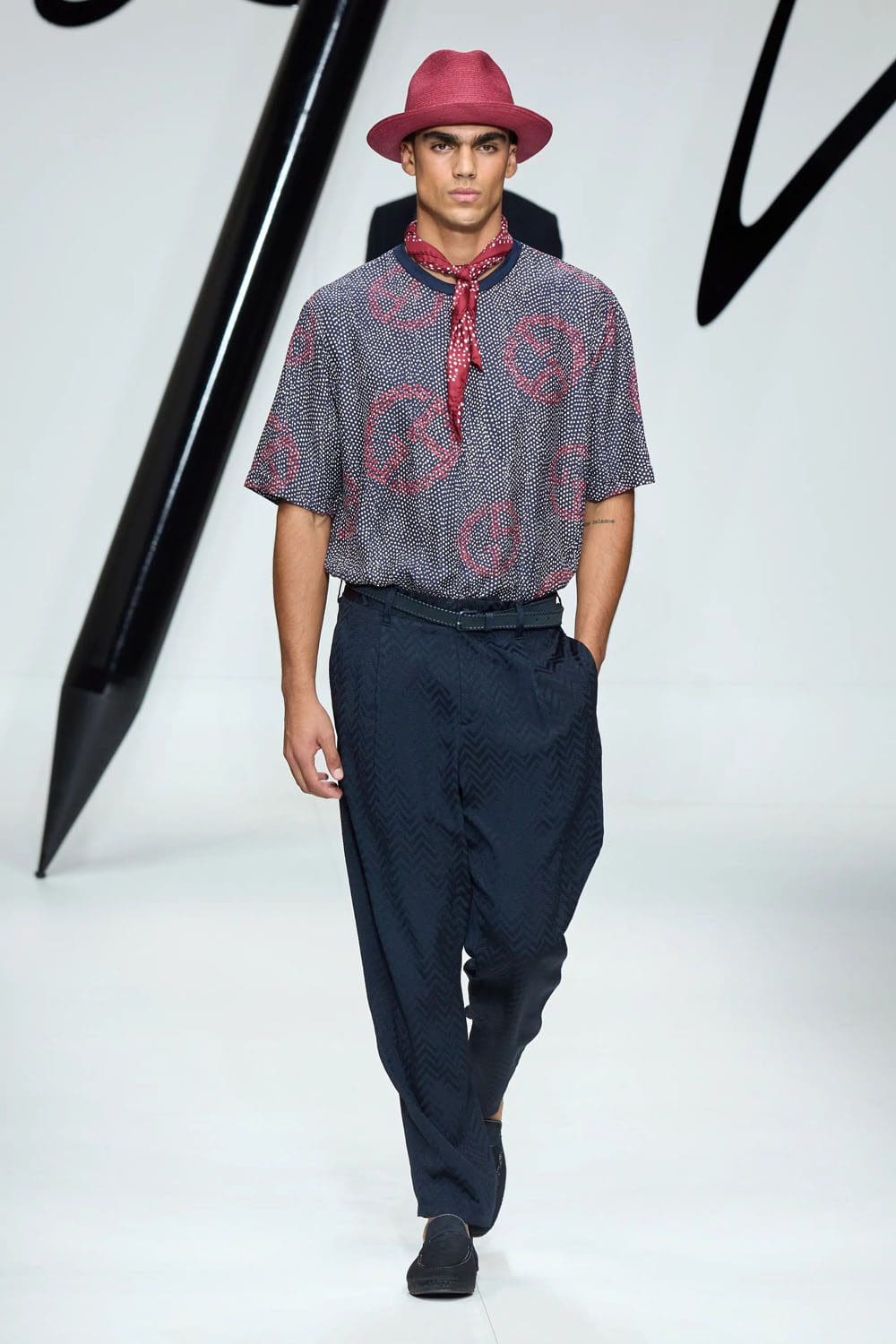 Giorgio Armani Primavera Verão 2024 Roupa masculina Runway Revista (61)