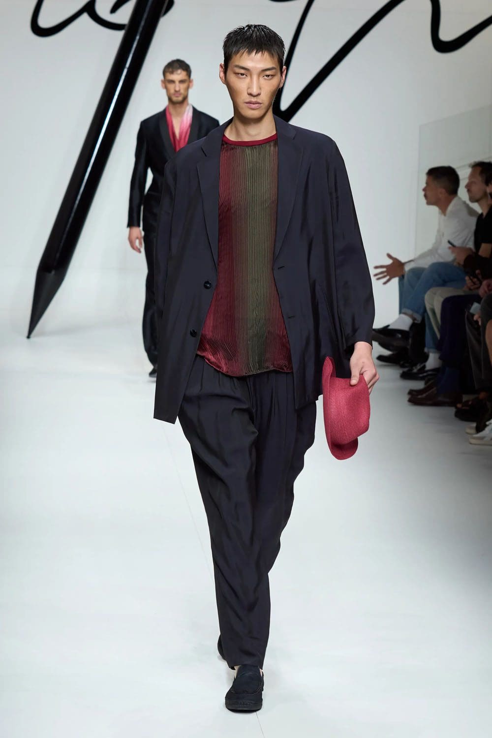Giorgio Armani Primavera Verão 2024 Roupa masculina Runway Revista (68)