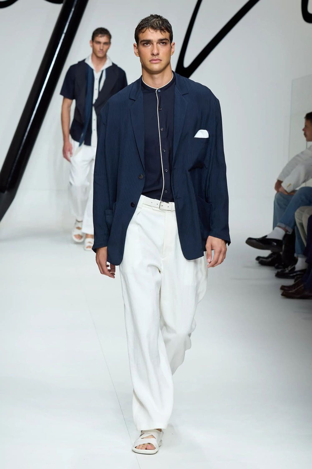 Giorgio Armani Primavera Verão 2024 Roupa masculina Runway Revista (71)