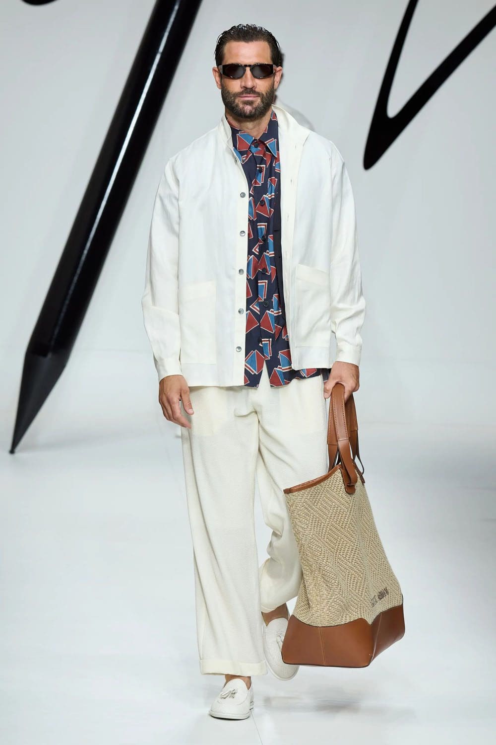 Giorgio Armani Primavera Verão 2024 Roupa masculina Runway Revista (76)