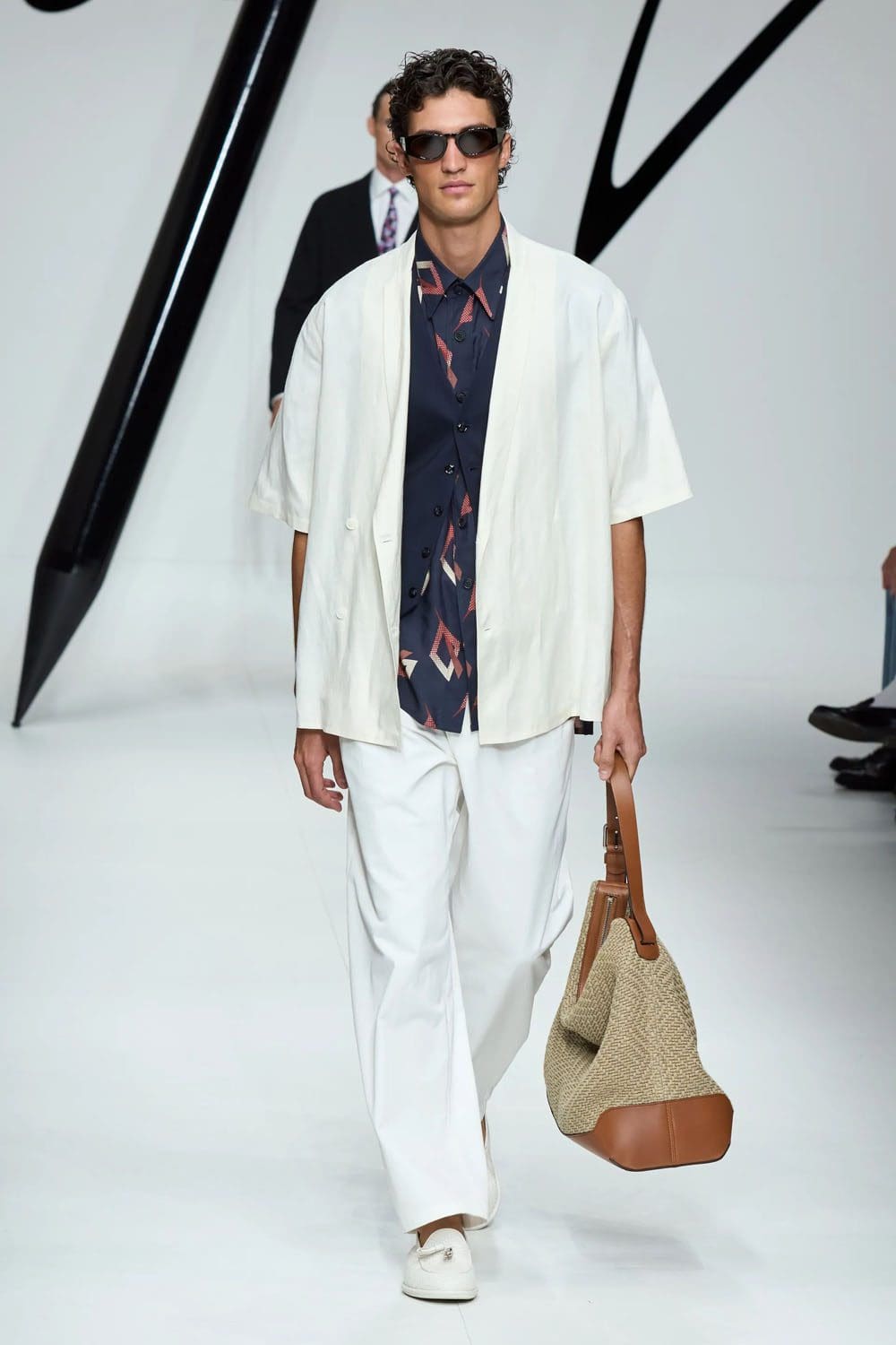 Giorgio Armani Primavera Verão 2024 Roupa masculina Runway Revista (77)