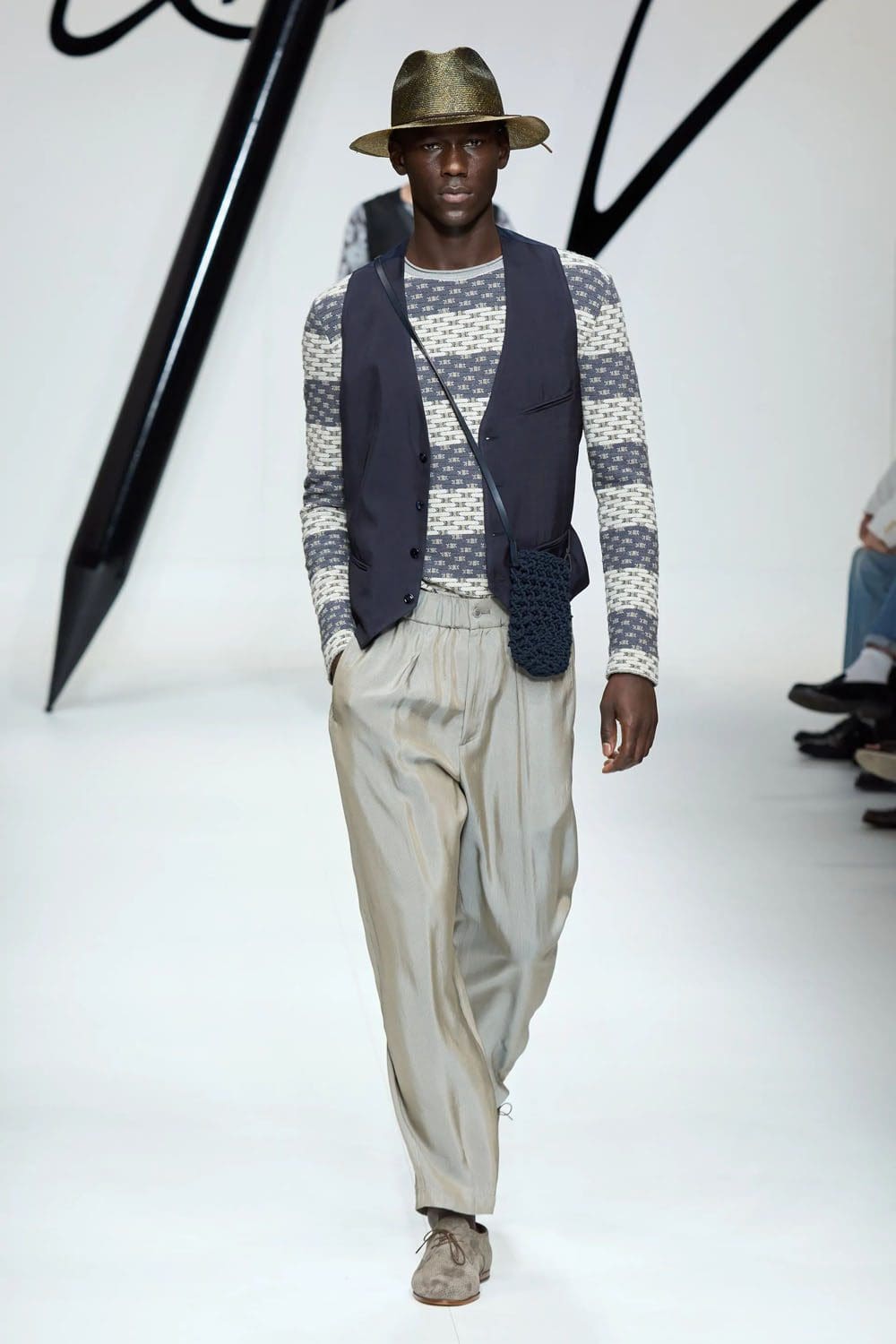 Giorgio Armani Primavera Verão 2024 Roupa masculina Runway Revista (9)