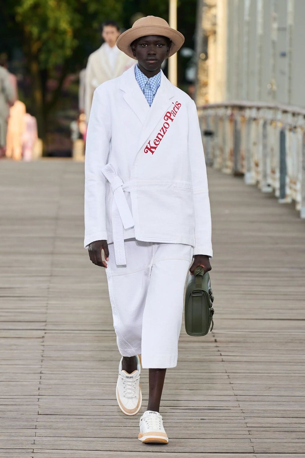 Kenzo Printemps Été 2024 Runway Magazine (31)