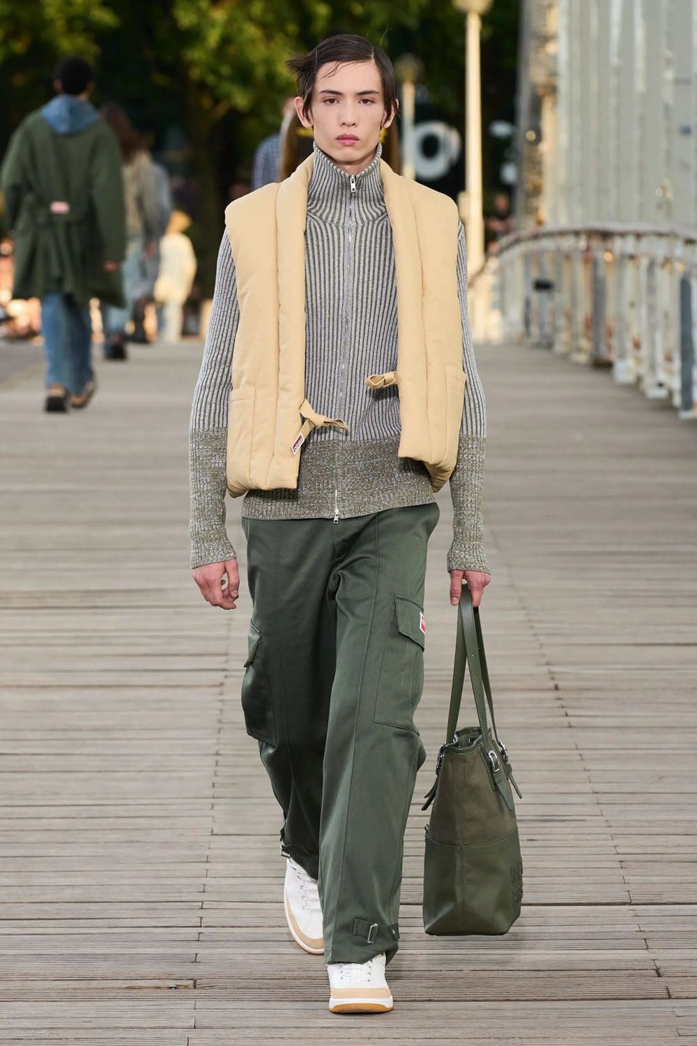 Kenzo Printemps Été 2024 Runway Magazine (45)